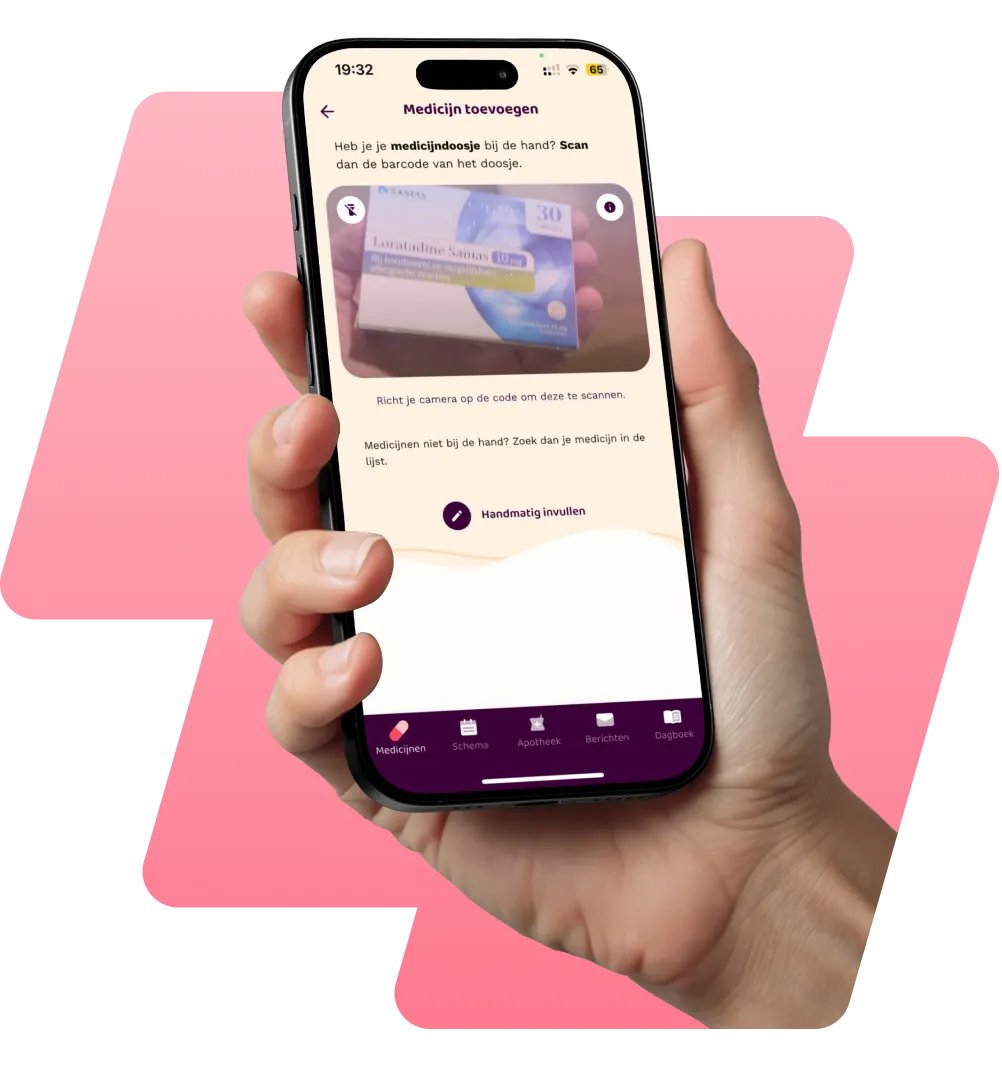 Hand met een smartphone met de app van MedApp