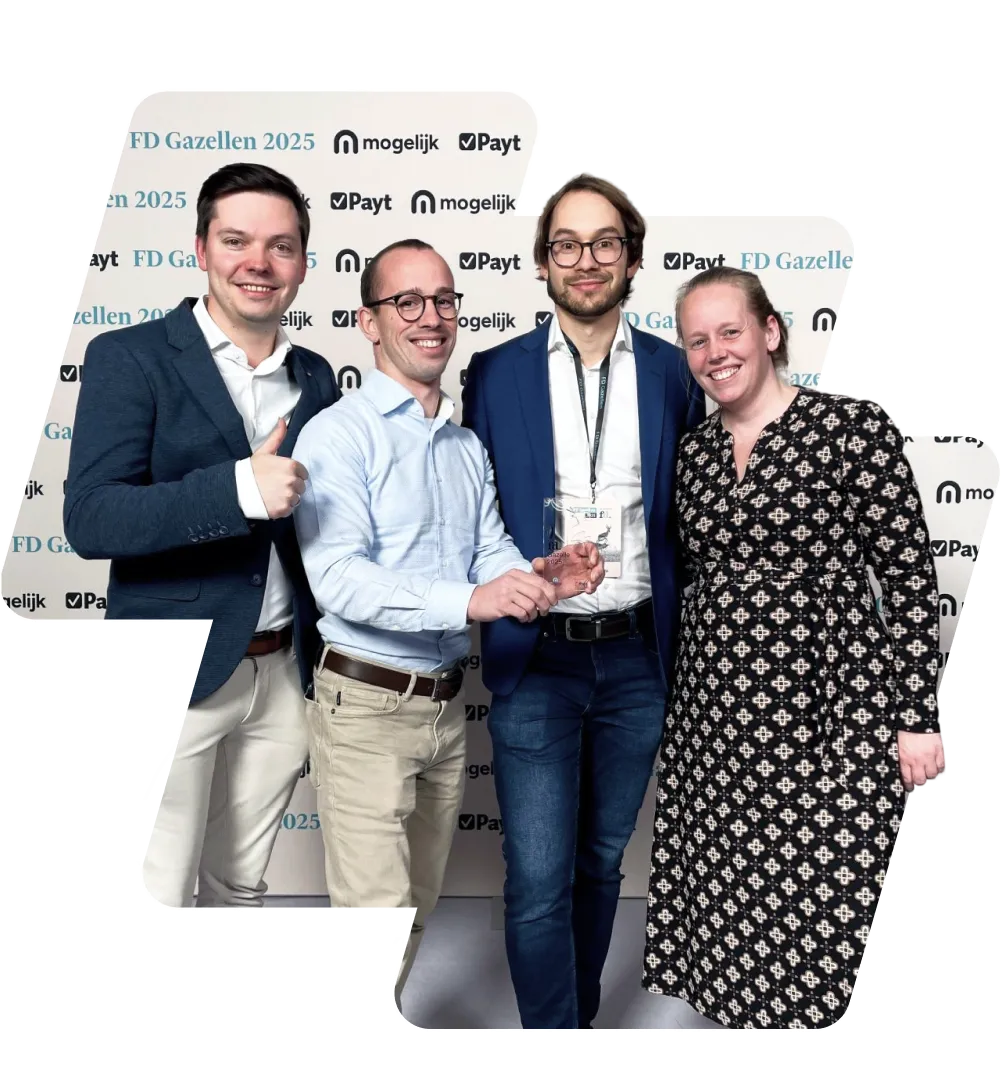 Wolfpack-team met een gewonnen prijs op een award-uitreiking